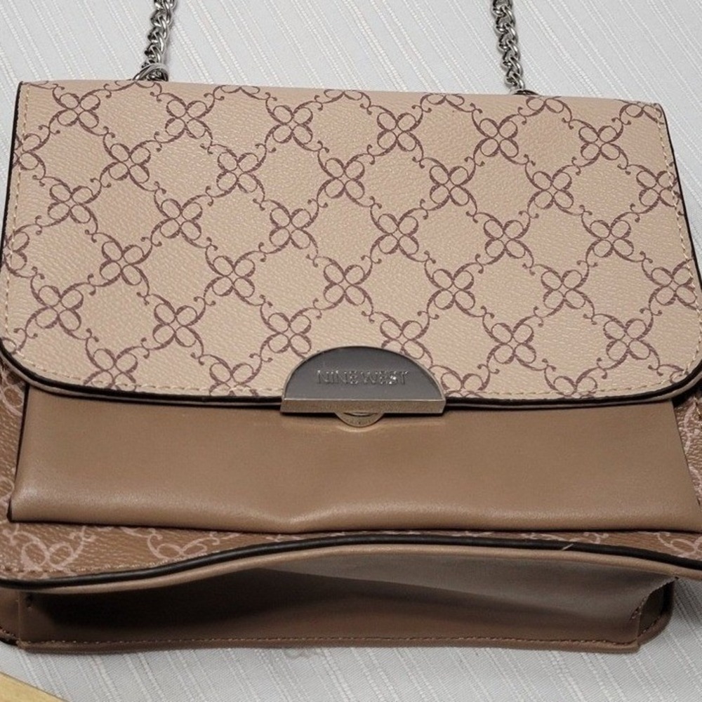 Crossbody Bag Tan Beige Silver Chain Strap Nine West Logo